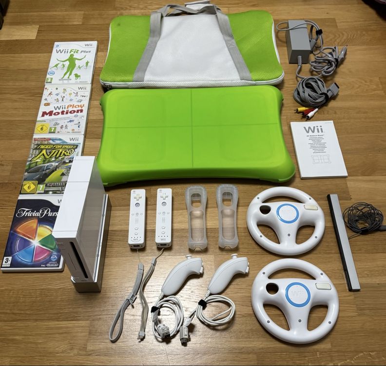 Grosses Nintendo Wii Set mit viel Zubehör 1