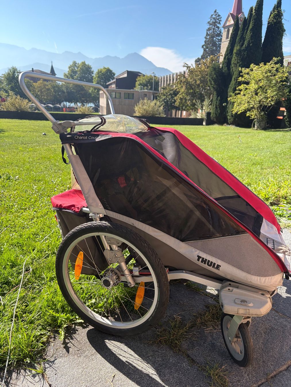 Calèches: Thule Chariot Cougar – D'occasion à Weggis par din_mfg6