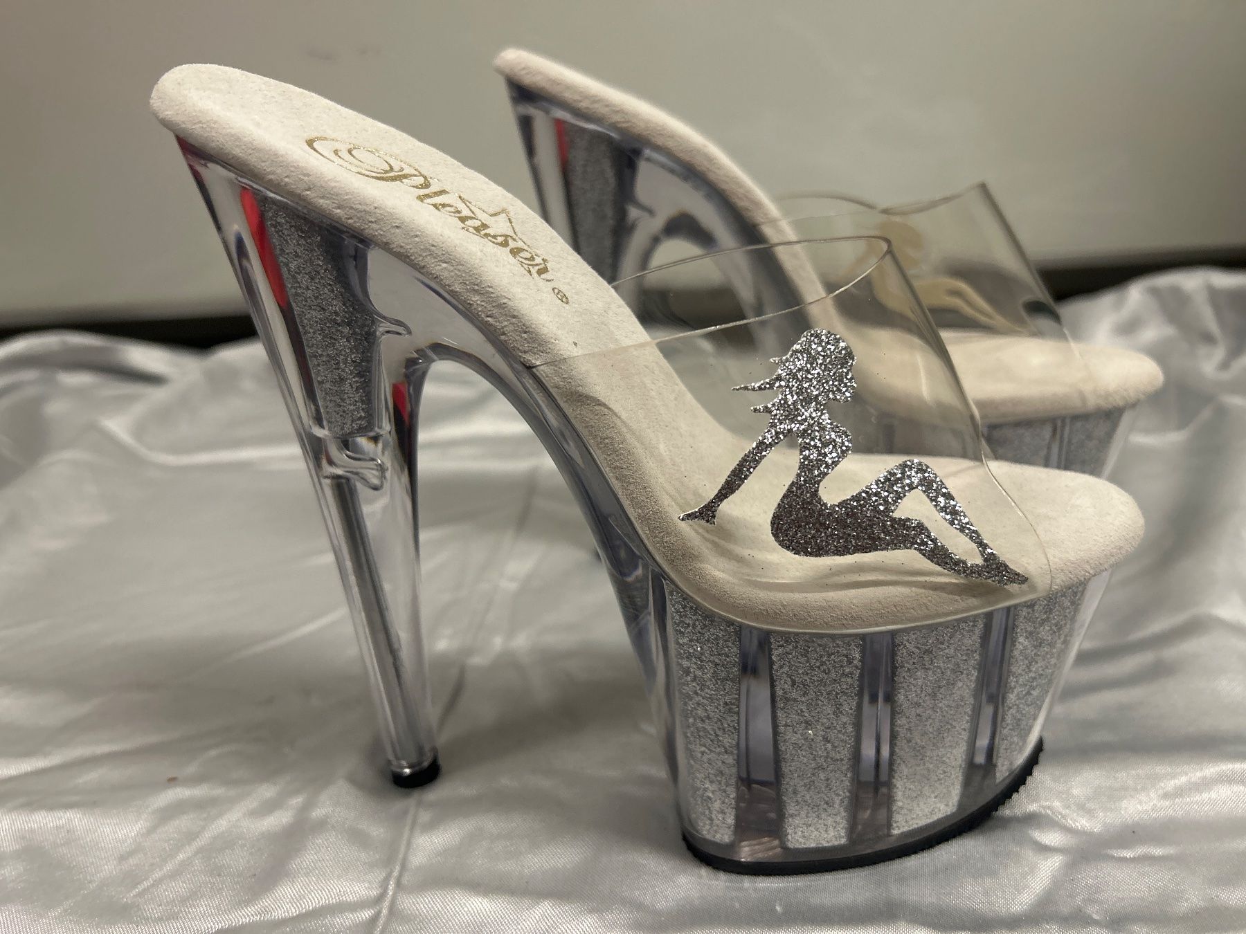 Chaussures femmes: Pleaser Platform Sandale Mules Gr 35 cm Neu – Neuf avec emballage d'origine à Regensdorf par Spyke55 2