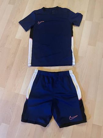 Ensemble maillot de foot - taille 137-147