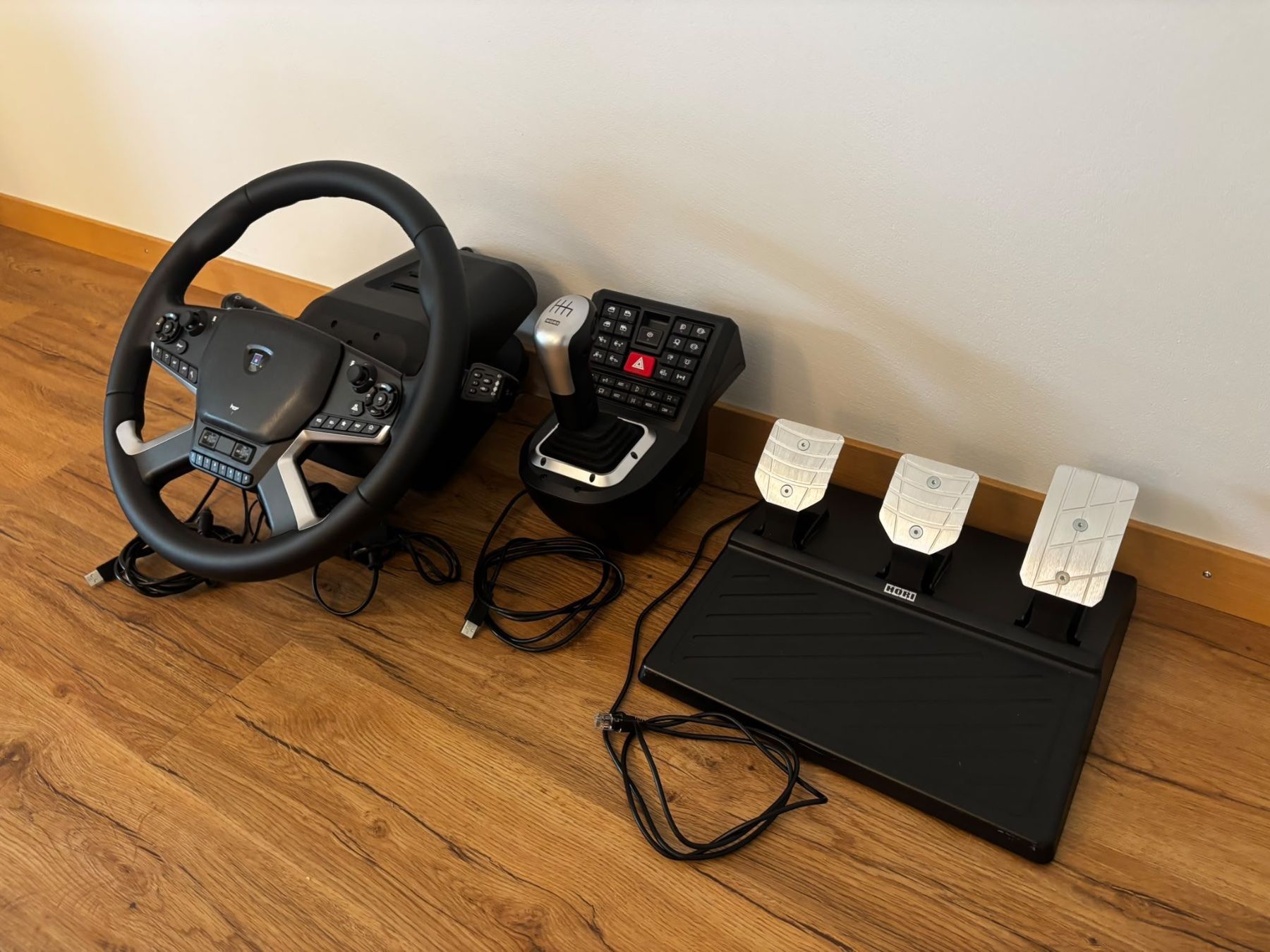 Konsolen: HORI Force Feedback Truck Control System – Gebraucht aus Wald ZH von Grosskaufrausch
