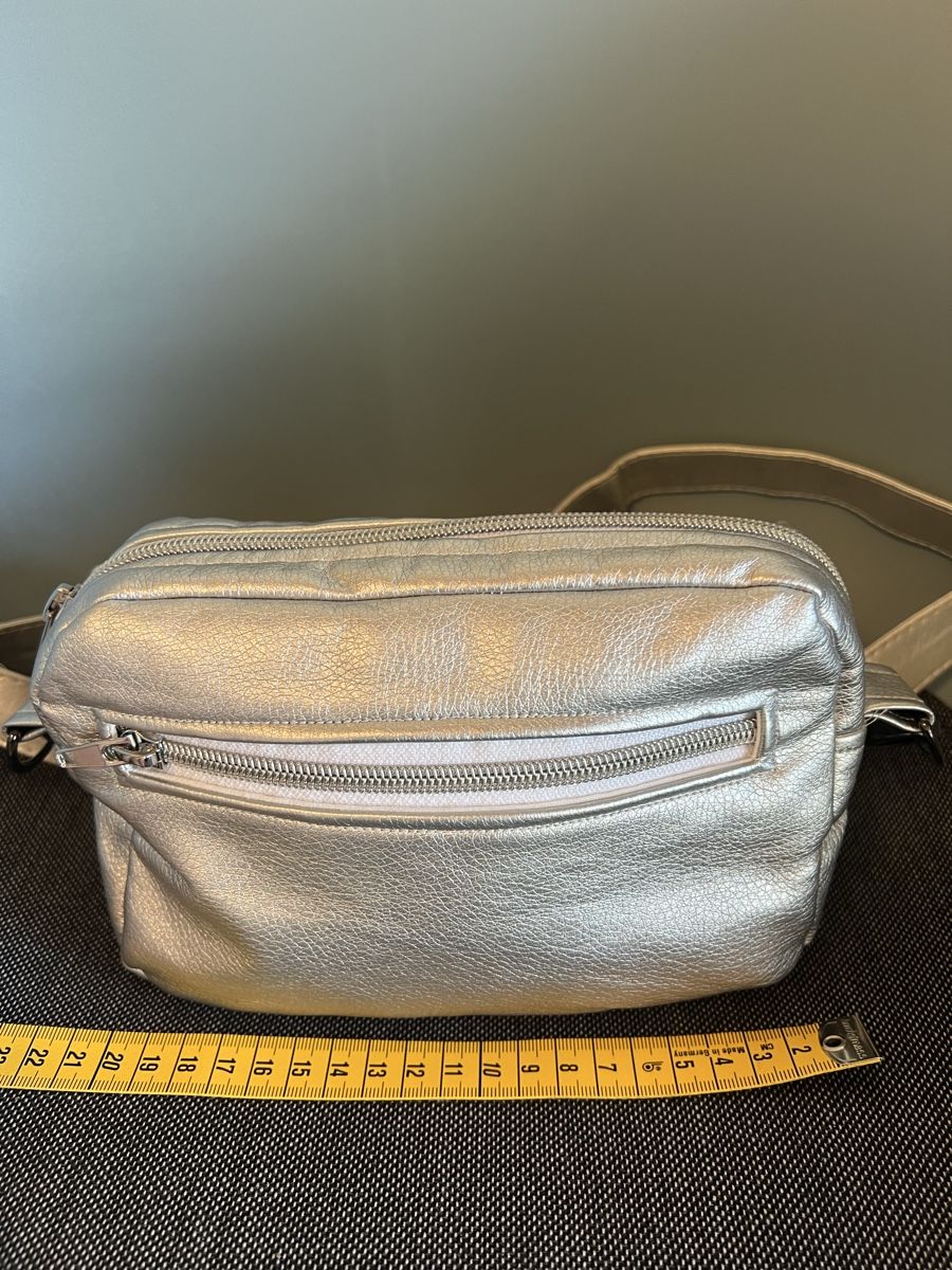 Sacs: Silberne Handtasche – D'occasion à Zürich par jil_heinz 3