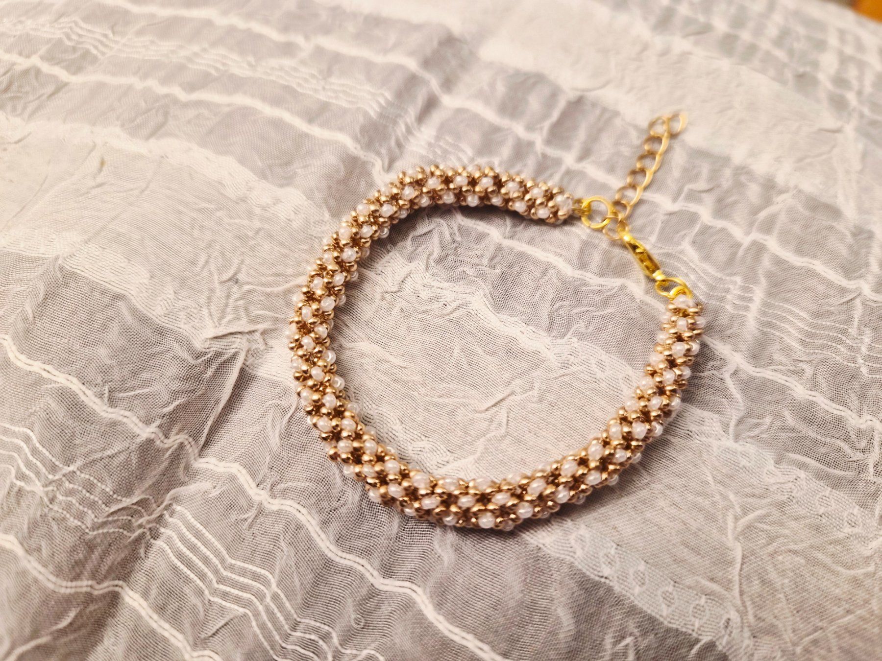 Bracciali & Braccialetti: Handgemachte Armkette aus Rocailles Perlen – Nuovo (secondo la descrizione) da Dietikon venduto da Eleda