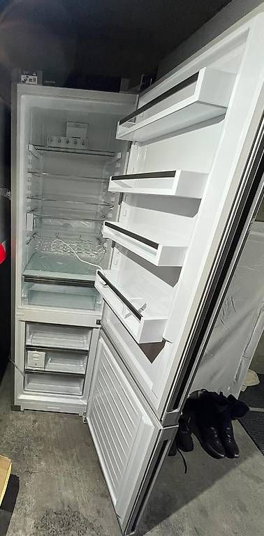 Réfrigérateurs: Frigo-congelateur  – D'occasion à Saillon par lalydess 1