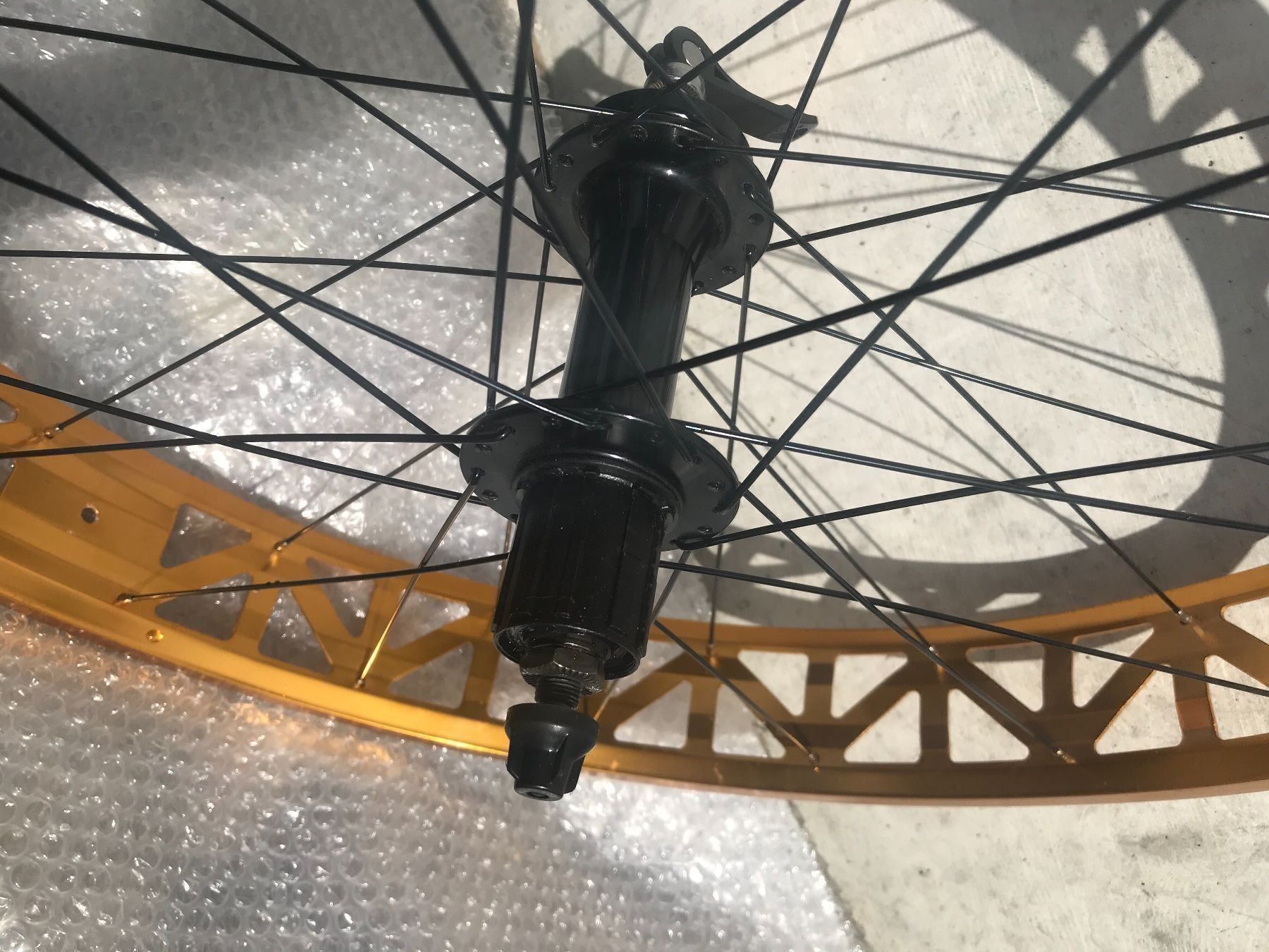 Pezzi di ricambio: Hinterrad Fatbike schwarz oder gold – Nuovo e nell'imballaggio originale da Wolhusen venduto da TandemSchweizAG 1