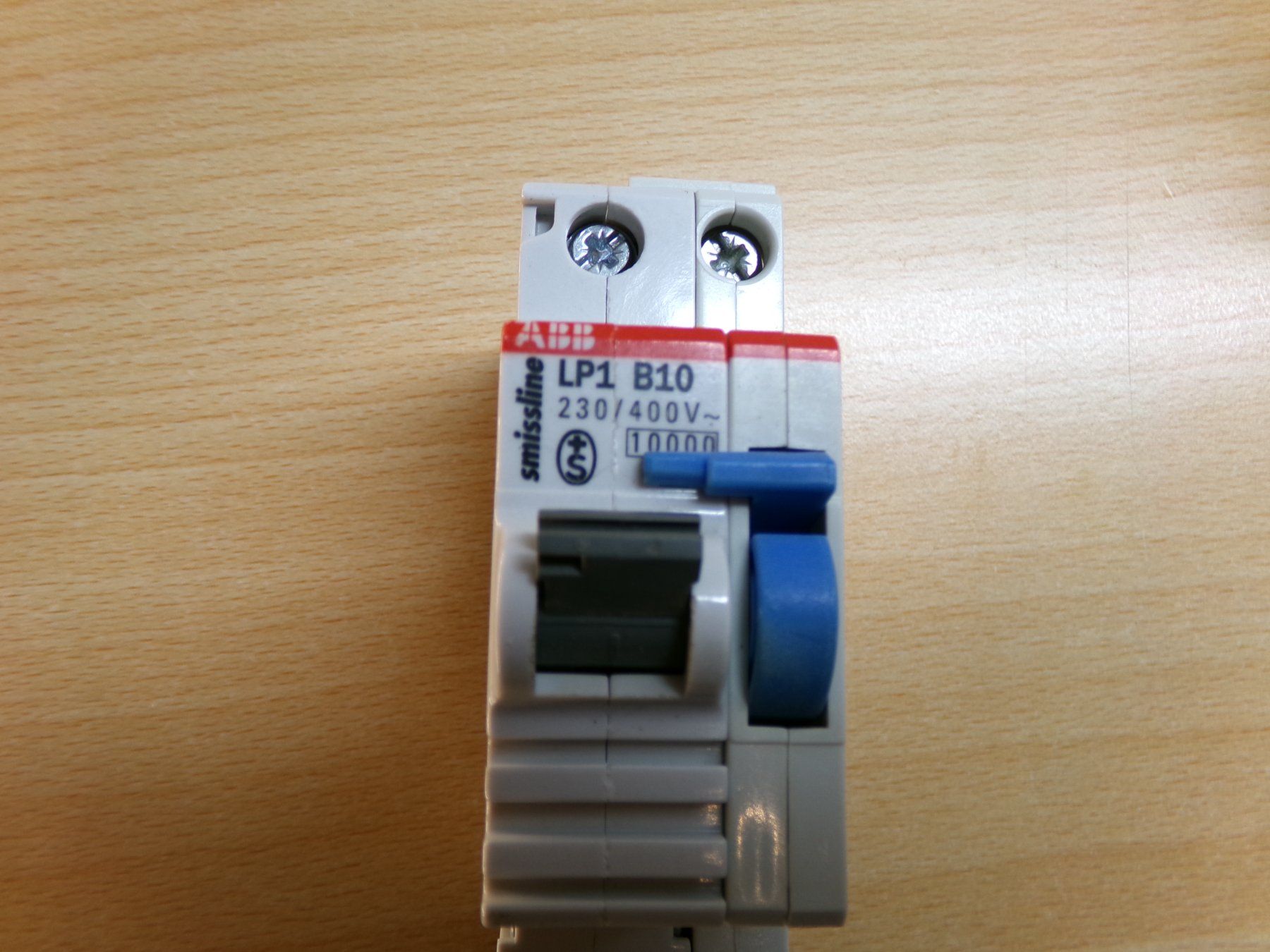 ABB Interrupteurs: LS B10 mit N-Trenner ABB-smissline – D'occasion à Hombrechtikon par HGK50 1