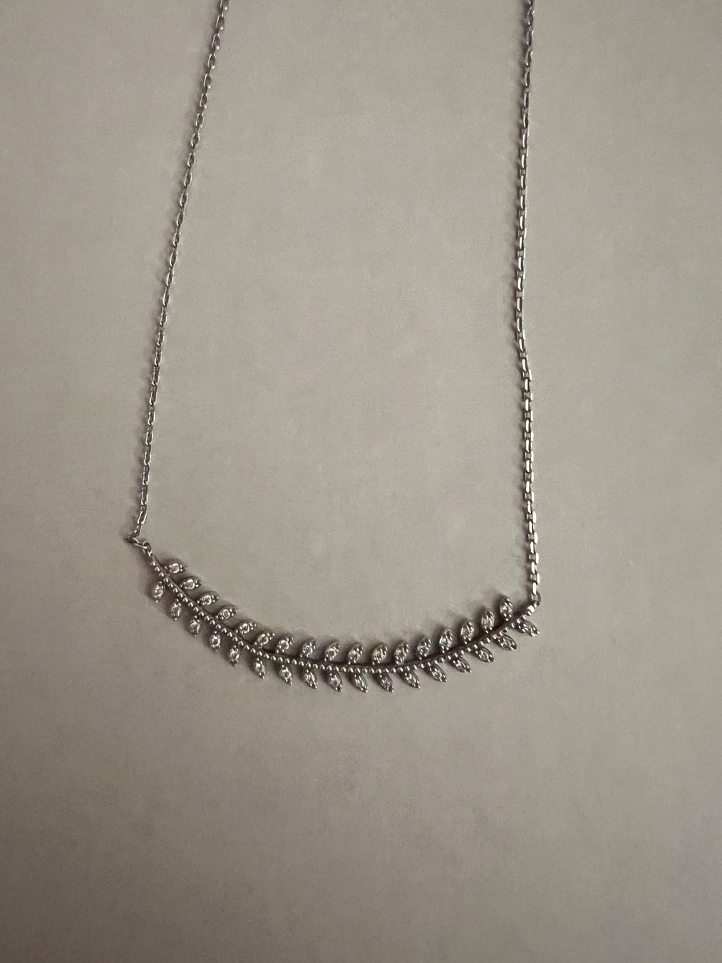Catenine: Collier argent 925 feuille strass soirée chic tendance – Usato da Genève venduto da joanna11 1