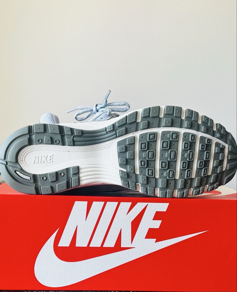 Nike Scarpe da uomo: Nike P-6000 White/Cool Grey – Nuovo e nell'imballaggio originale da Biel/Bienne venduto da Akwawini 2