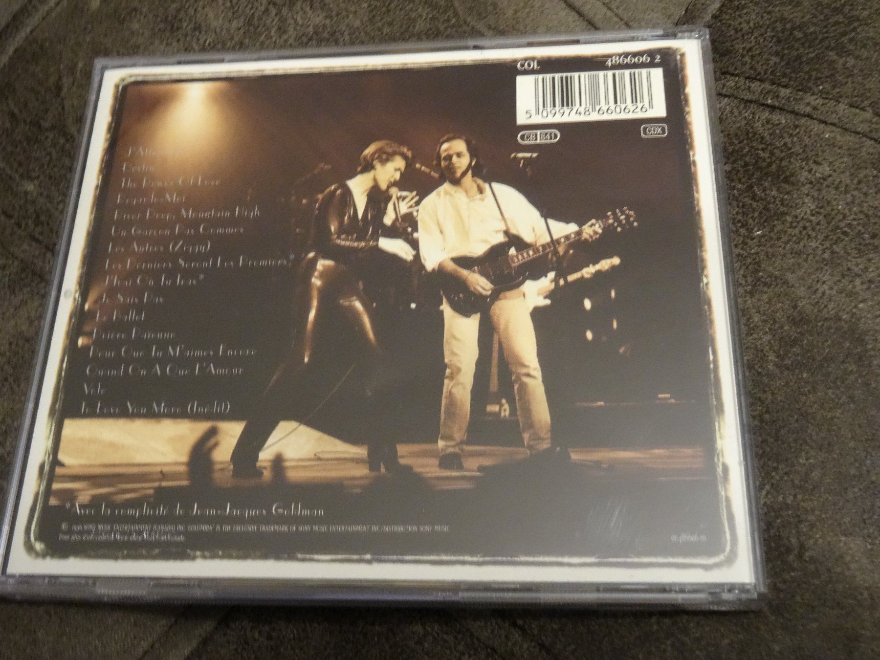 CDs: Celine Dion - Live a Paris CD – Gebraucht aus Olten von Disc-Ausverkauf 1