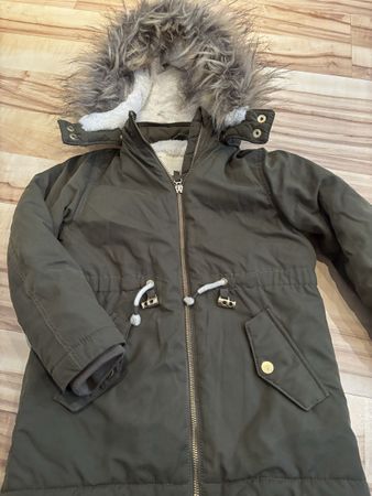 Winterjacke Khaki Gr. 116 mit Kapuze
