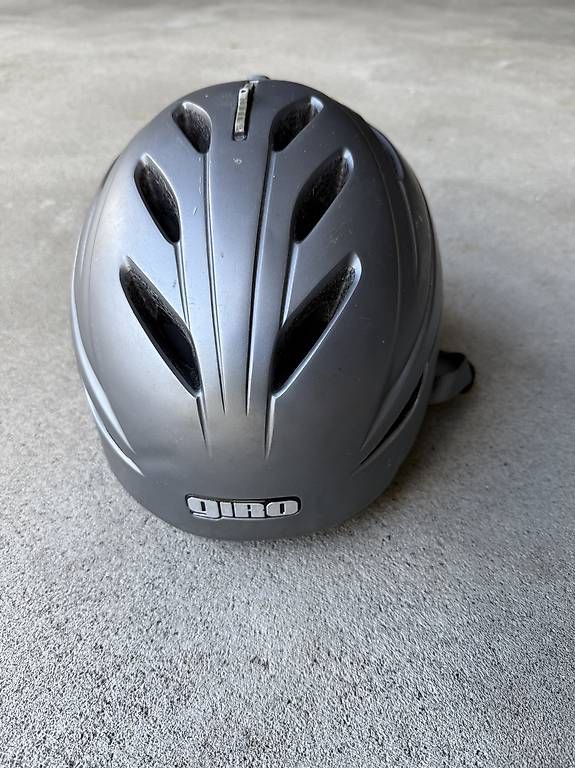 Casques: Giro Skihelm 52-53,5cm – D'occasion à Schmitten FR par FAJost