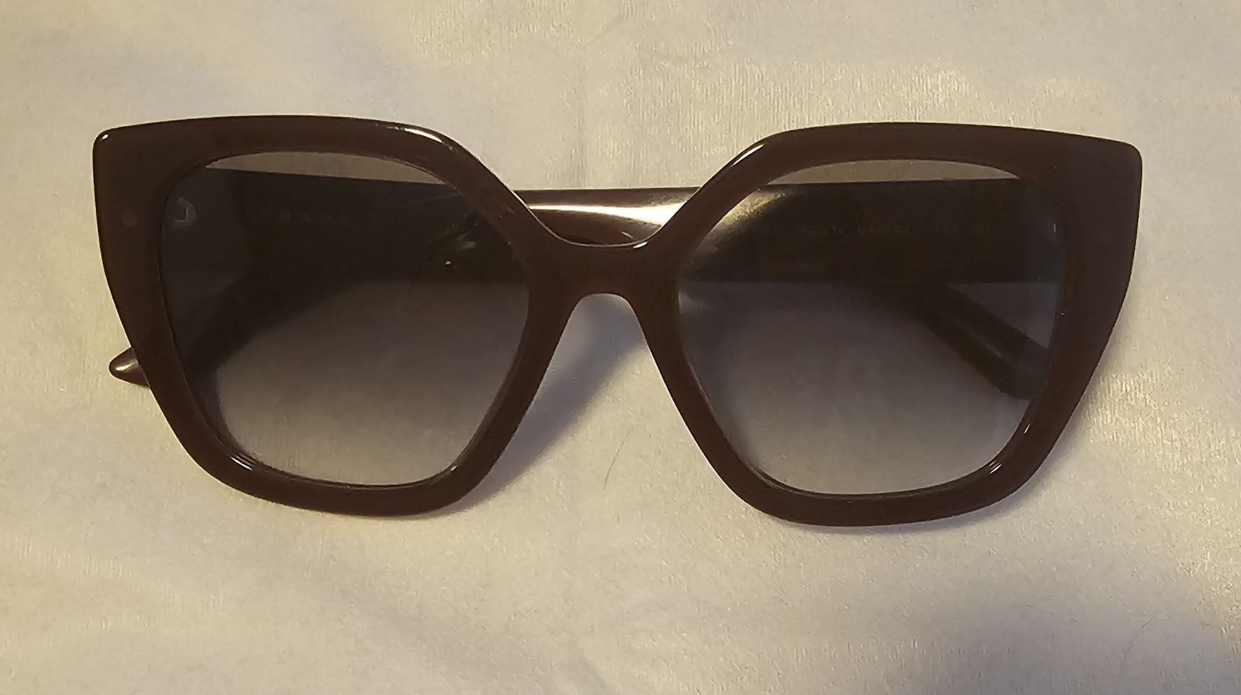 Prada Lunettes & Verres: Prada Sonnenbrille  – D'occasion à Weite par jes_57jk