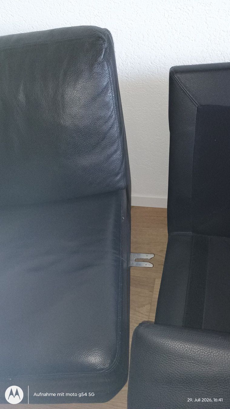 Artanova Sofas: Ledersofa mit seitlichem  Abschluss 2 teile schwarz – Gebraucht aus Fislisbach von mar_2xq5 4