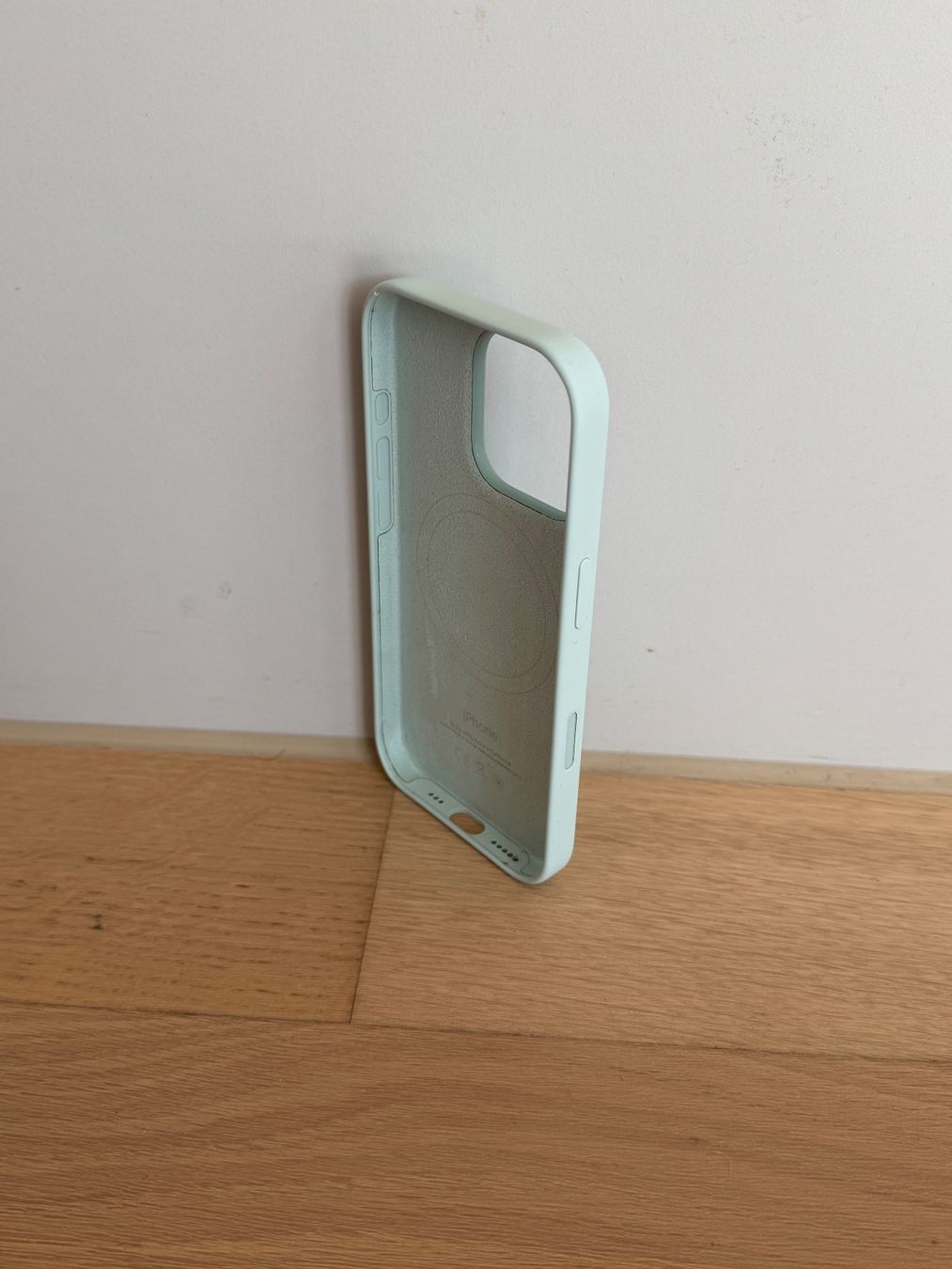 Apple Cover & Protezioni schermo: Genuine Apple Silicone Case iPhone 16 Pro–Blue–Original – Usato da Kilchberg ZH venduto da kat_9zlr 1