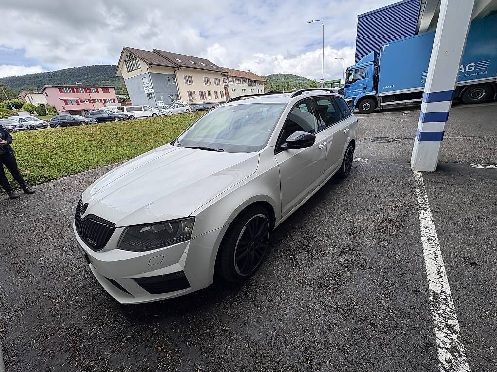 Automobili: Skoda Octavia Combi RS / Top Zustand – Usato da Hallwil venduto da giu_zgx7 1
