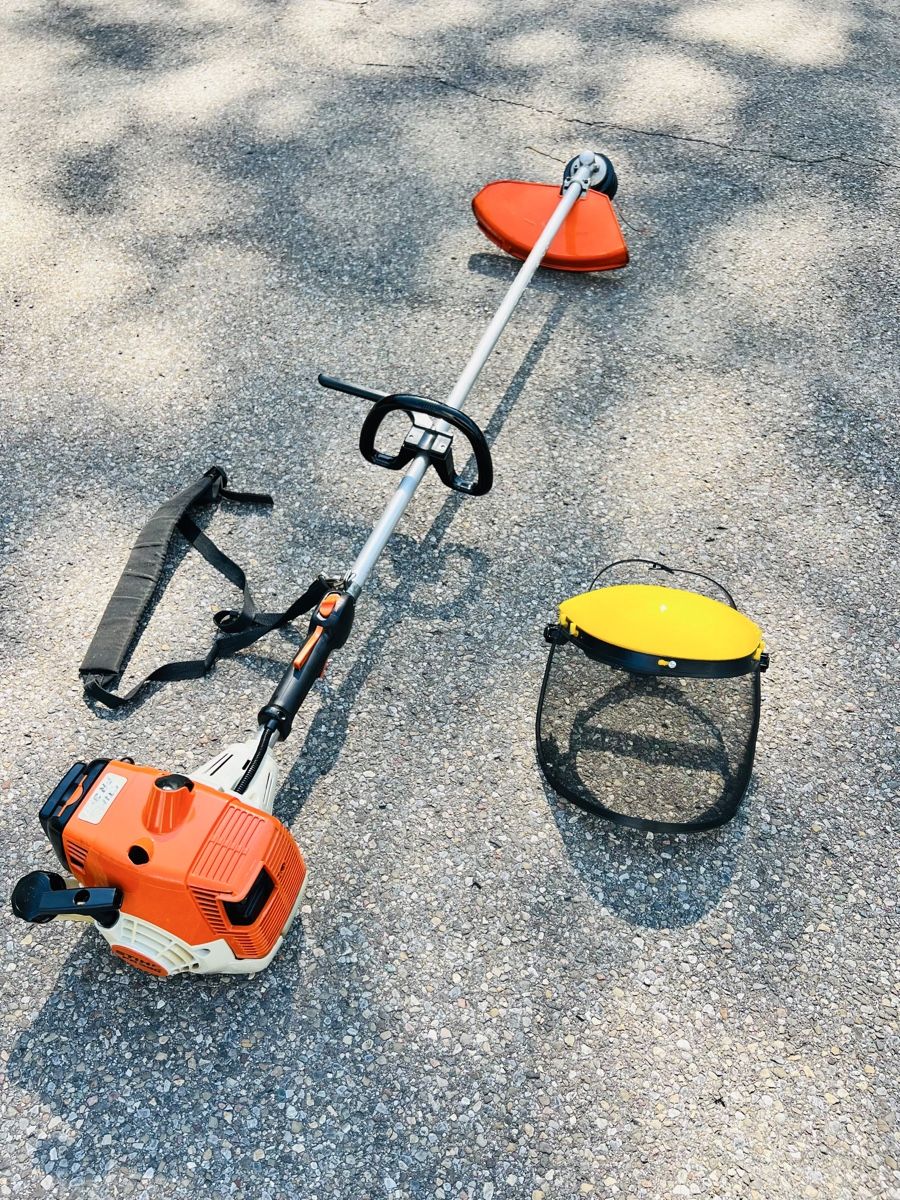 Stihl Tous les outils: Rasentrimmer Stihl Profi  – D'occasion à Urdorf par mas_5wfz 2