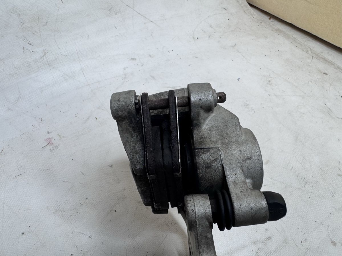 Brembo Tutti i ricambio per moto: Brembo Hinterrad-Bremssattel #142 – Usato da Koppigen venduto da Lulu991 1