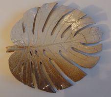 Monstera Blatt als Obstschale in Keramik. Von Keramike!!