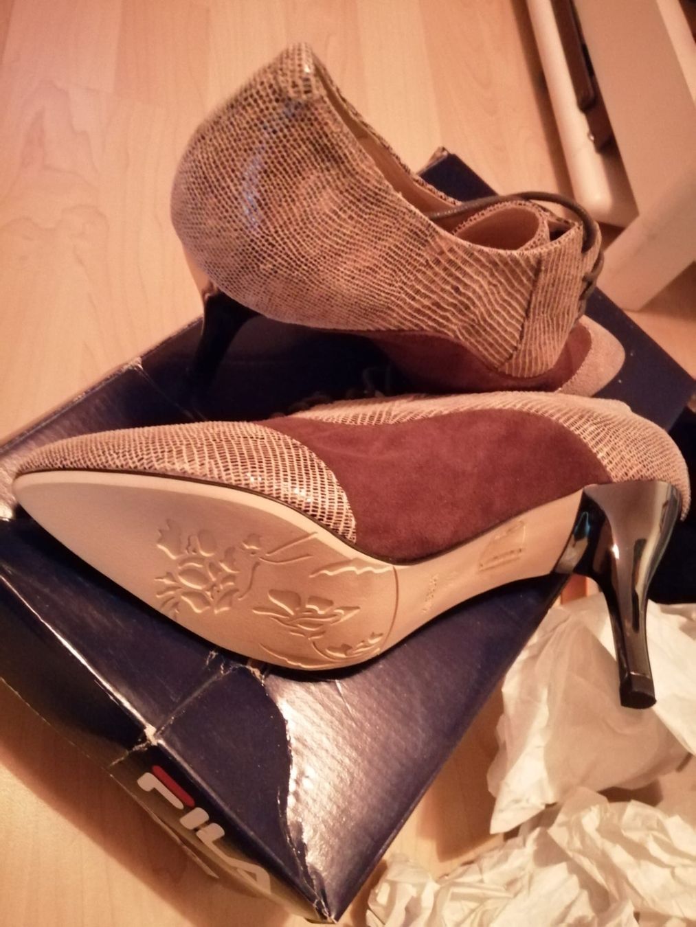 Scarpe da donna: Damenschuhe Pumps mit Absatz braun Grösse 37 – Nuovo (secondo la descrizione) da Wil SG venduto da portu1