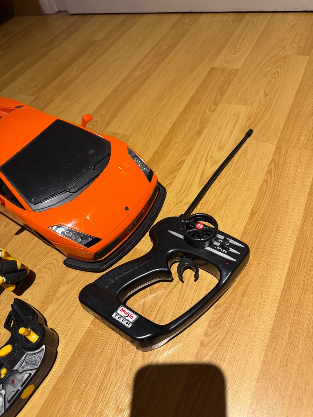 Modellismo RC: Lot de 4 VOITURES TÉLÉCOMMANDÉES - à réviser – Usato da Roche VD venduto da luc_jwm5 3