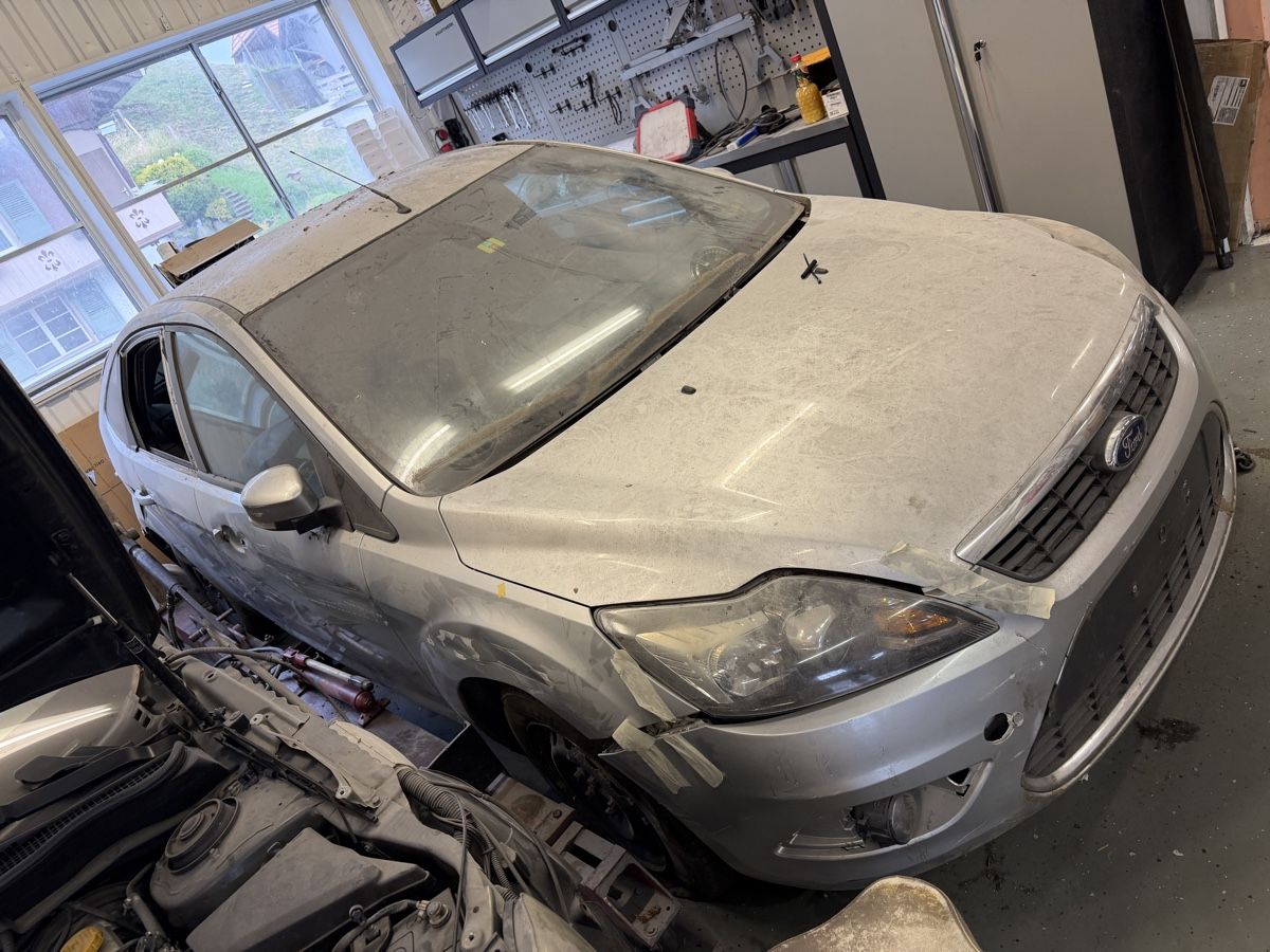 Ford Autos: Ford Focus 1.6 Ersatzteilspender – Défectueux à Langnau i.E par bb325i 1