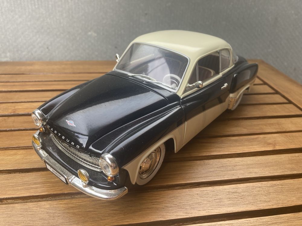 Revell 1:18 - Model car - Wartburg 311 Coupé - auction online