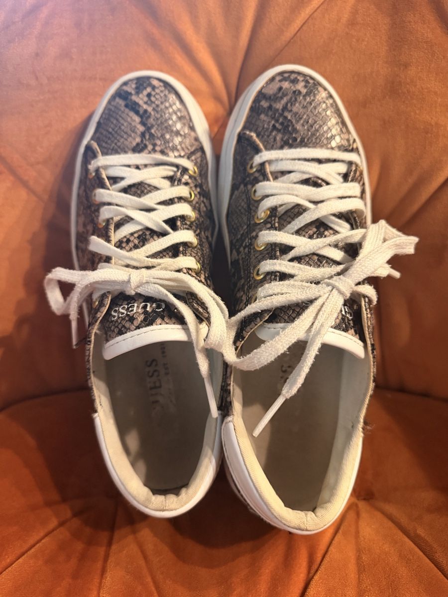 Guess Scarpe da donna: GUESS Sneaker Gr 40   – Usato da Balgach venduto da ren_xy57 4
