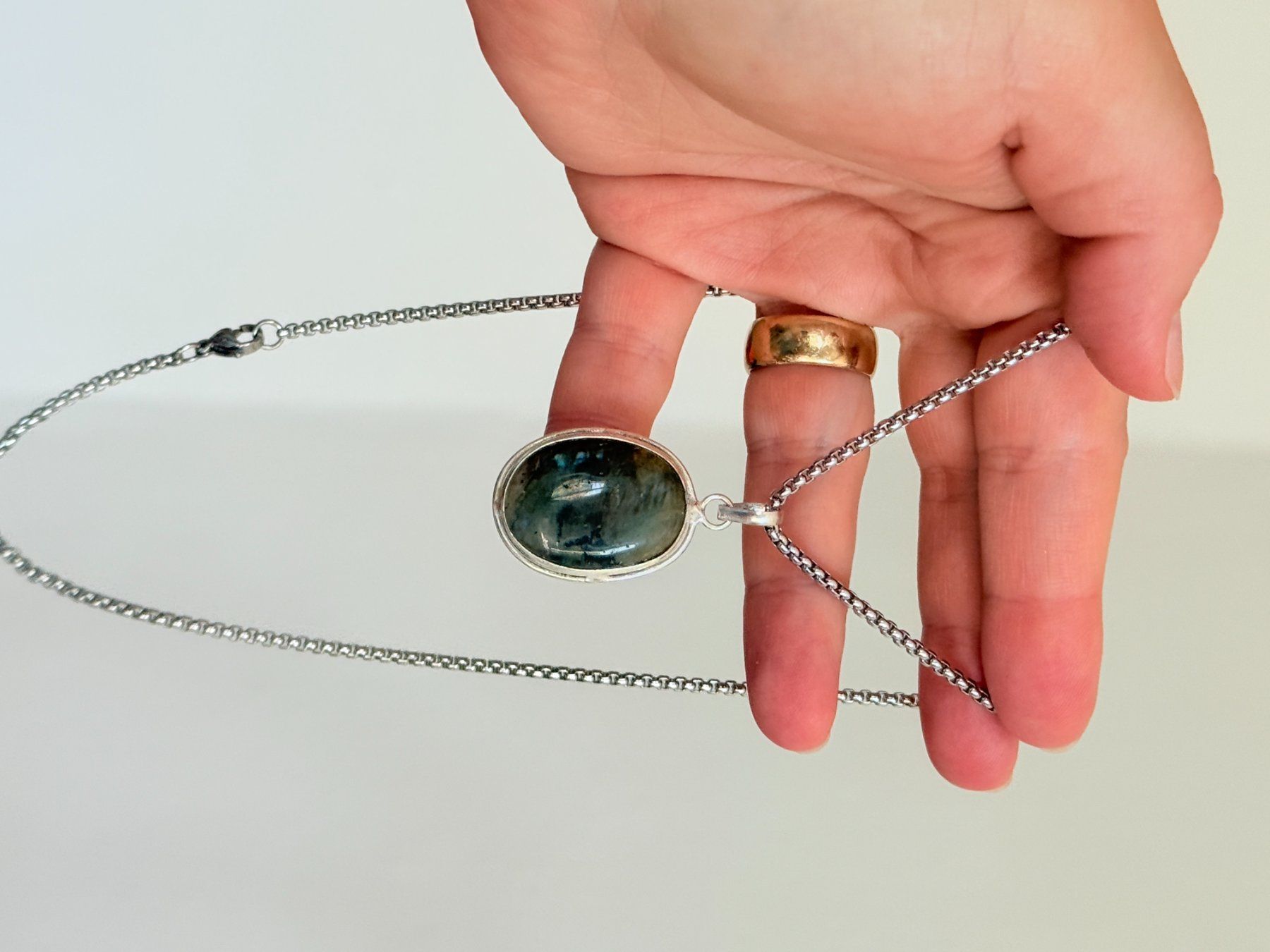 Colliers: Labradorite necklace – Neuf avec emballage d'origine à Genève par AGBERG 1