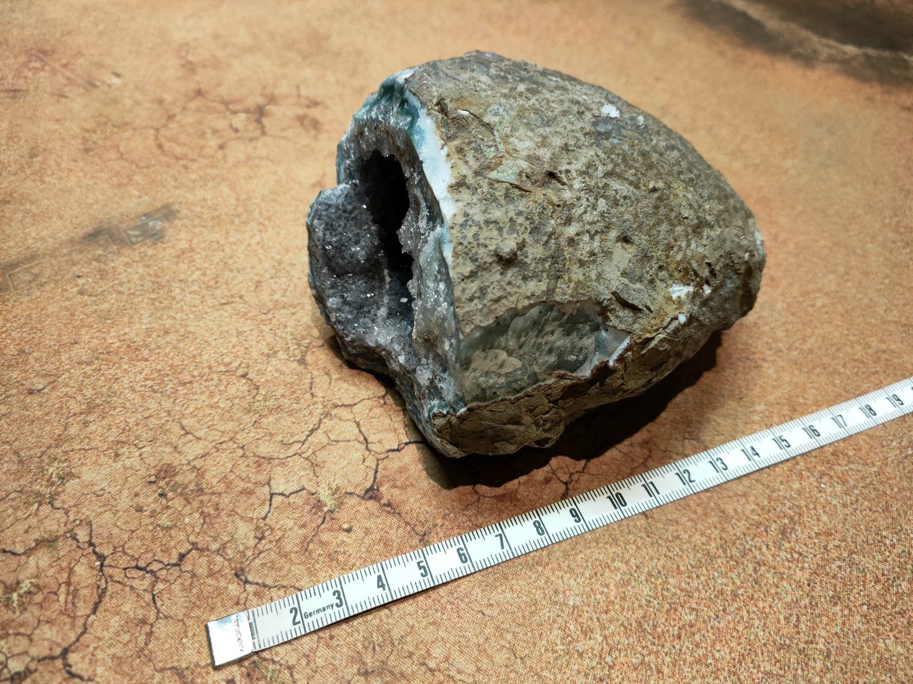 Mineralien & Heilsteine: Amethyst Geode – Gebraucht aus Baden von Araneus 1