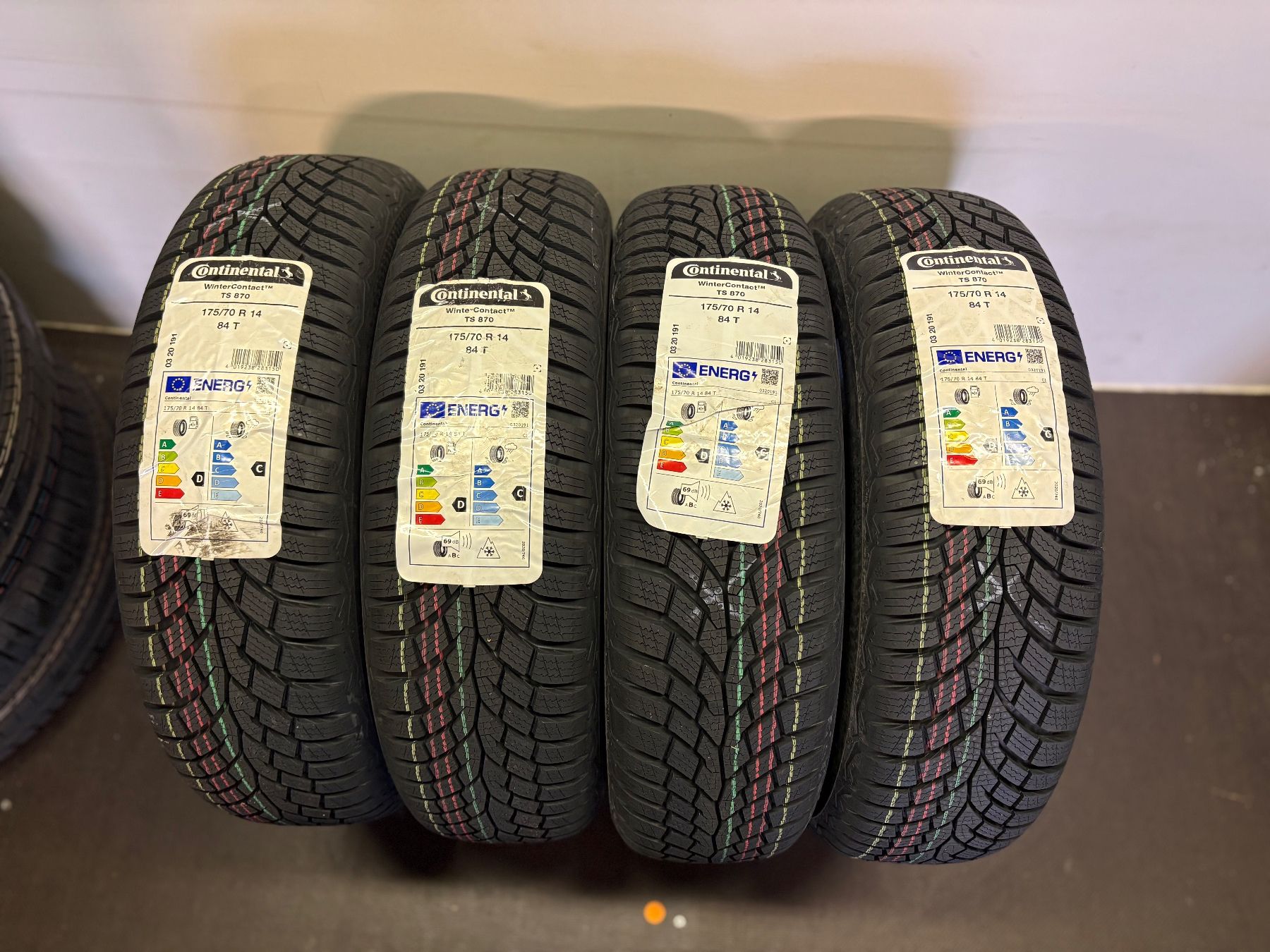 Continental Pneumatici & Ruote complete: Winterreifen 175/70R14 84T Continental – Nuovo e nell'imballaggio originale da Gerlafingen venduto da Pneu-Puric