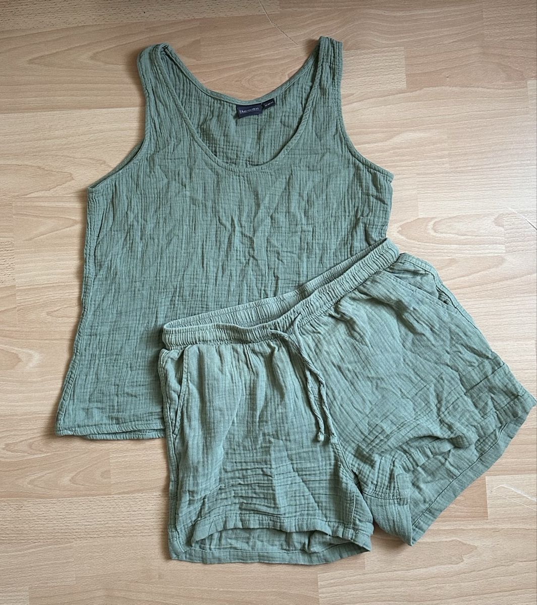 Lotti di vestiti: Leichtes Sommer Set Gr. M (40/42) – Nuovo (secondo la descrizione) da Romanshorn venduto da Butterdog