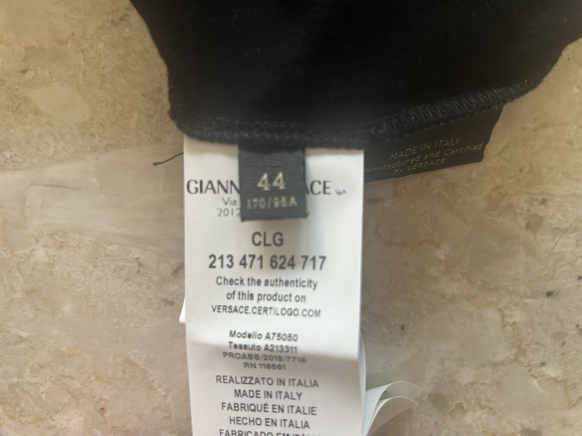 Versace T-shirt: Maglietta VERSACE taglia 38 – Nuovo (secondo la descrizione) da Locarno venduto da Matic04 8