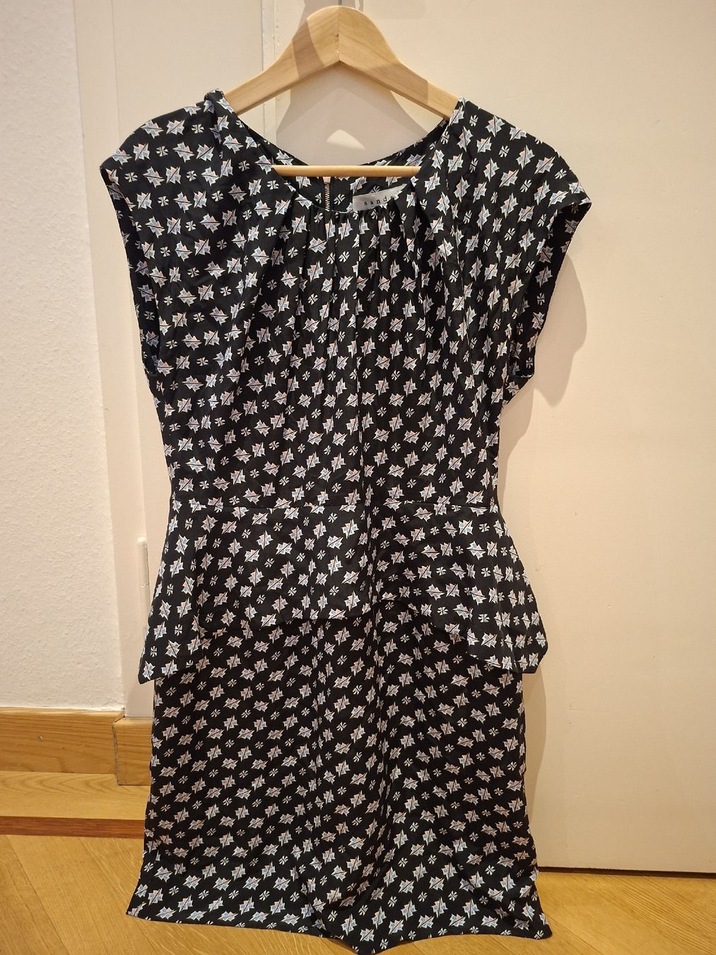 Sandro Robes: Sandro Dress Size 3 – D'occasion à Zürich par Lolaad