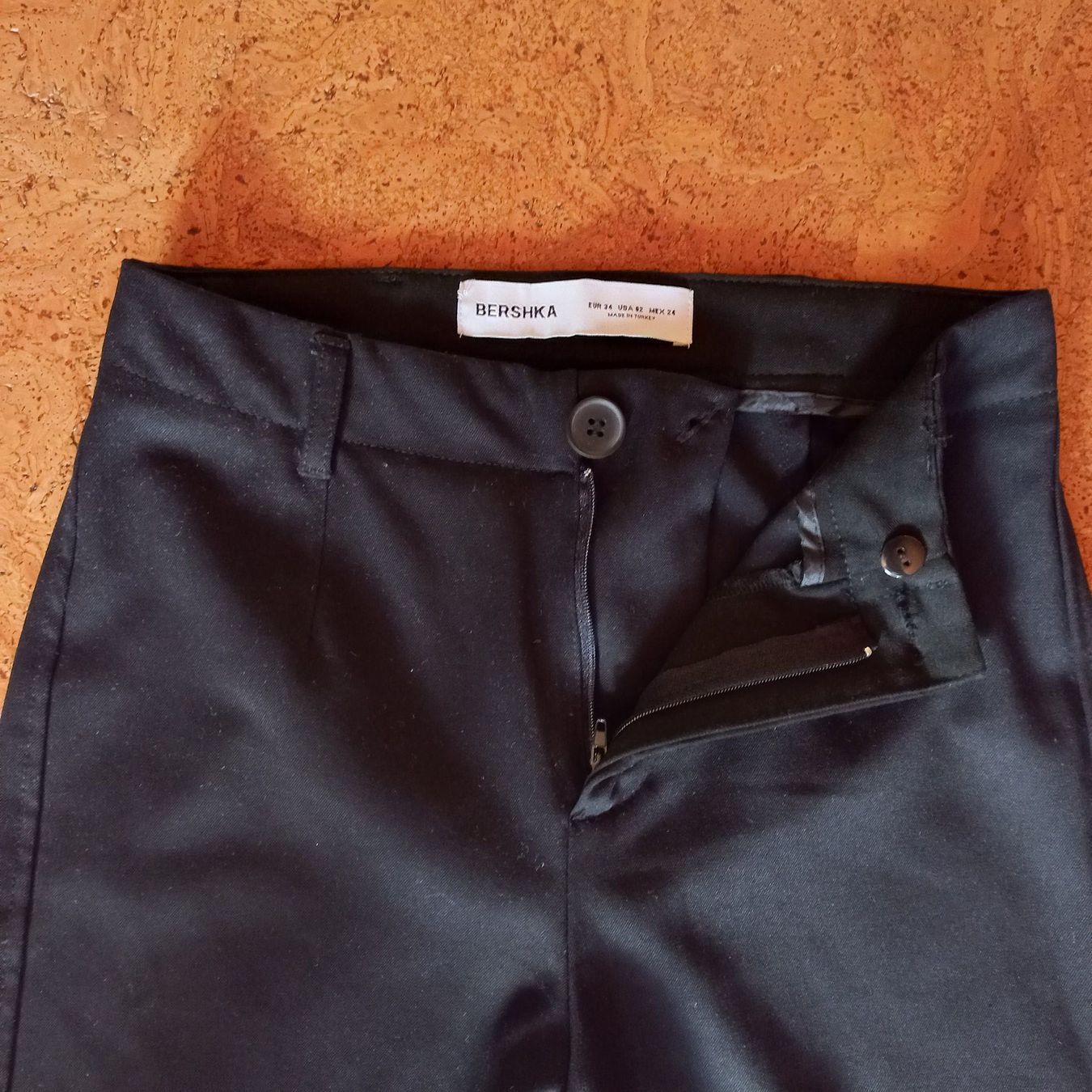 Bershka Hosen: Stoffhose BERSHKA Gr.34 – Neu (gemäss Beschreibung) aus Brienz BE von desire03 2
