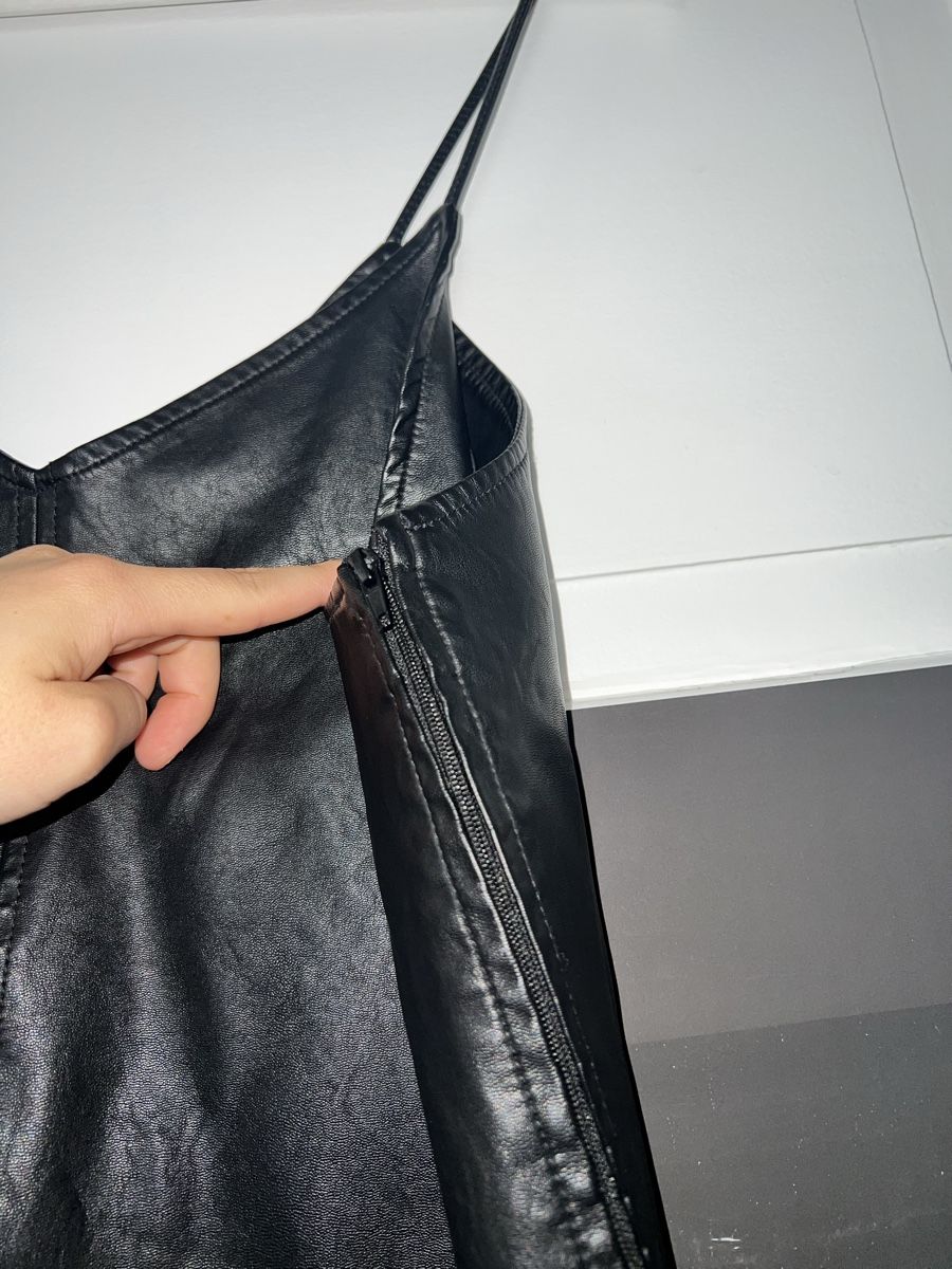 Vestiti: Kunstleder Kleid schwarz – Usato da Zürich venduto da lis_k9nw 1