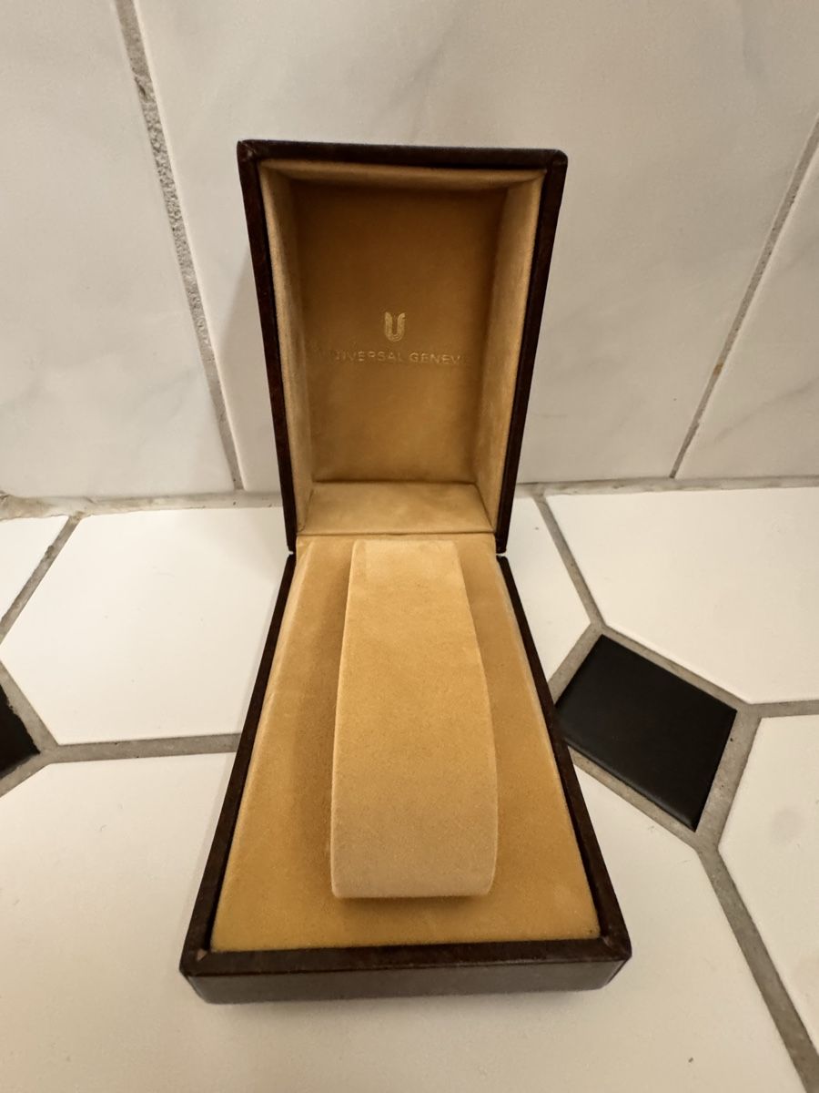 Uhrenboxen: Universal Geneve watch box, brown, used – Gebraucht aus Zürich von 613_g8jy 1