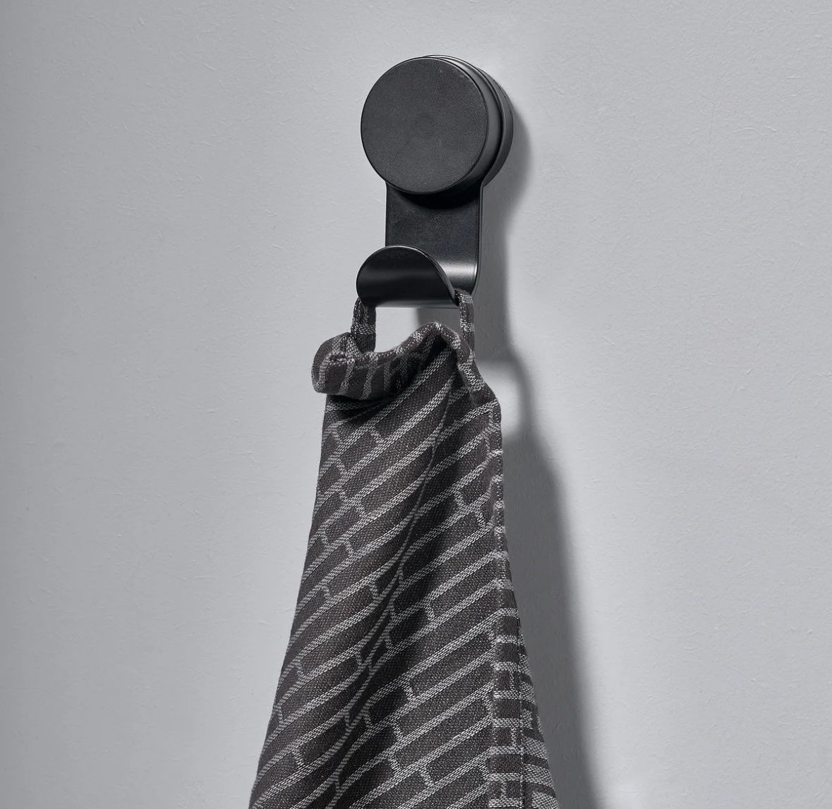 Ferramenta: Zone Denmark - Puck Hook Haken mit Saugscheibe weiss – Nuovo e nell'imballaggio originale da St.Gallen venduto da Isnisodo 1