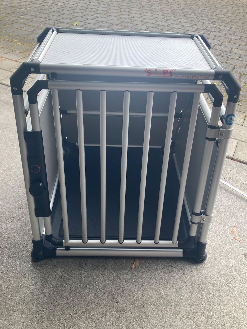 Liege- & Schlafplätze: Hundebox Aluminium – Gebraucht aus Ebikon von eebro01