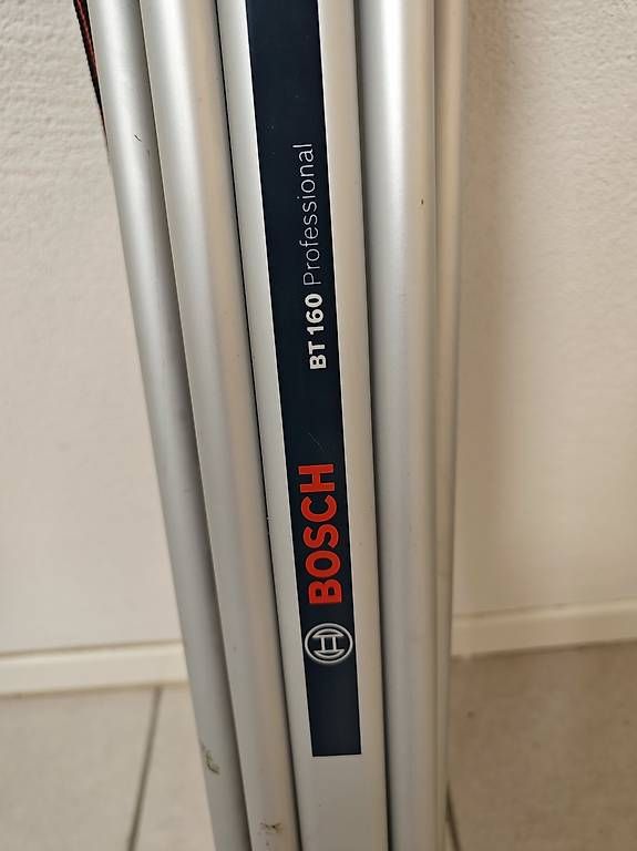 Bosch Misurare: Livella ottica Bosch e treppiede professionale – Usato da Comano venduto da Mary922 2