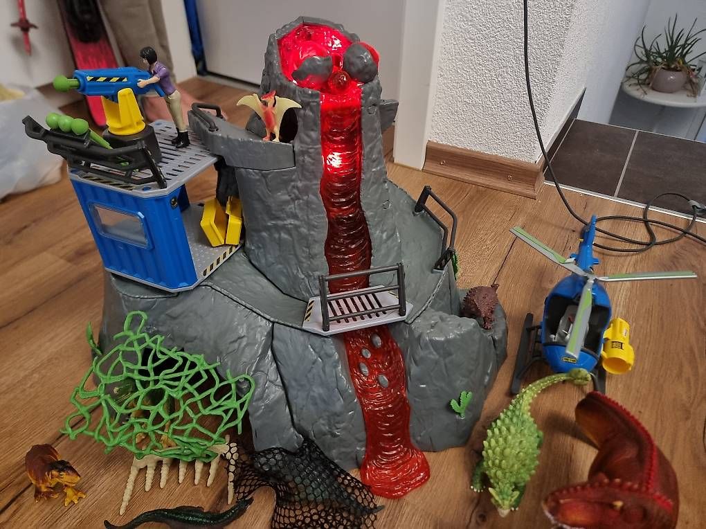 Giocattoli: SCHLEICH DINO VULKAN – Usato da Kölliken venduto da mae_rld9 2