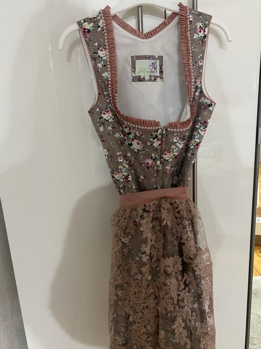 Vestiti: Dirndl Alpenfee Blumenmuster grau Grösse 36 getragen – Nuovo (secondo la descrizione) da Kloten venduto da mor_m8mp 1