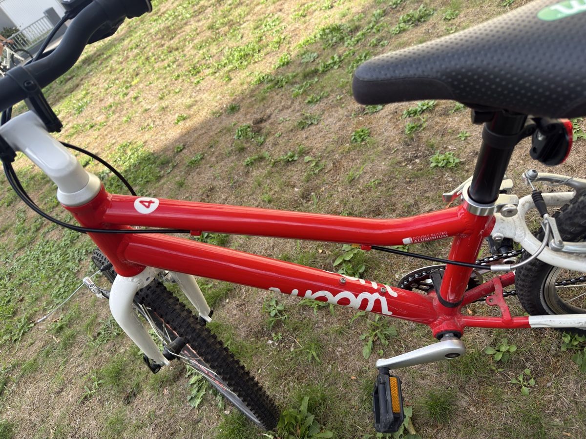 Woom Vélos: Kindervelo Woom 4 rot – D'occasion à Kreuzlingen par berndbeck 6