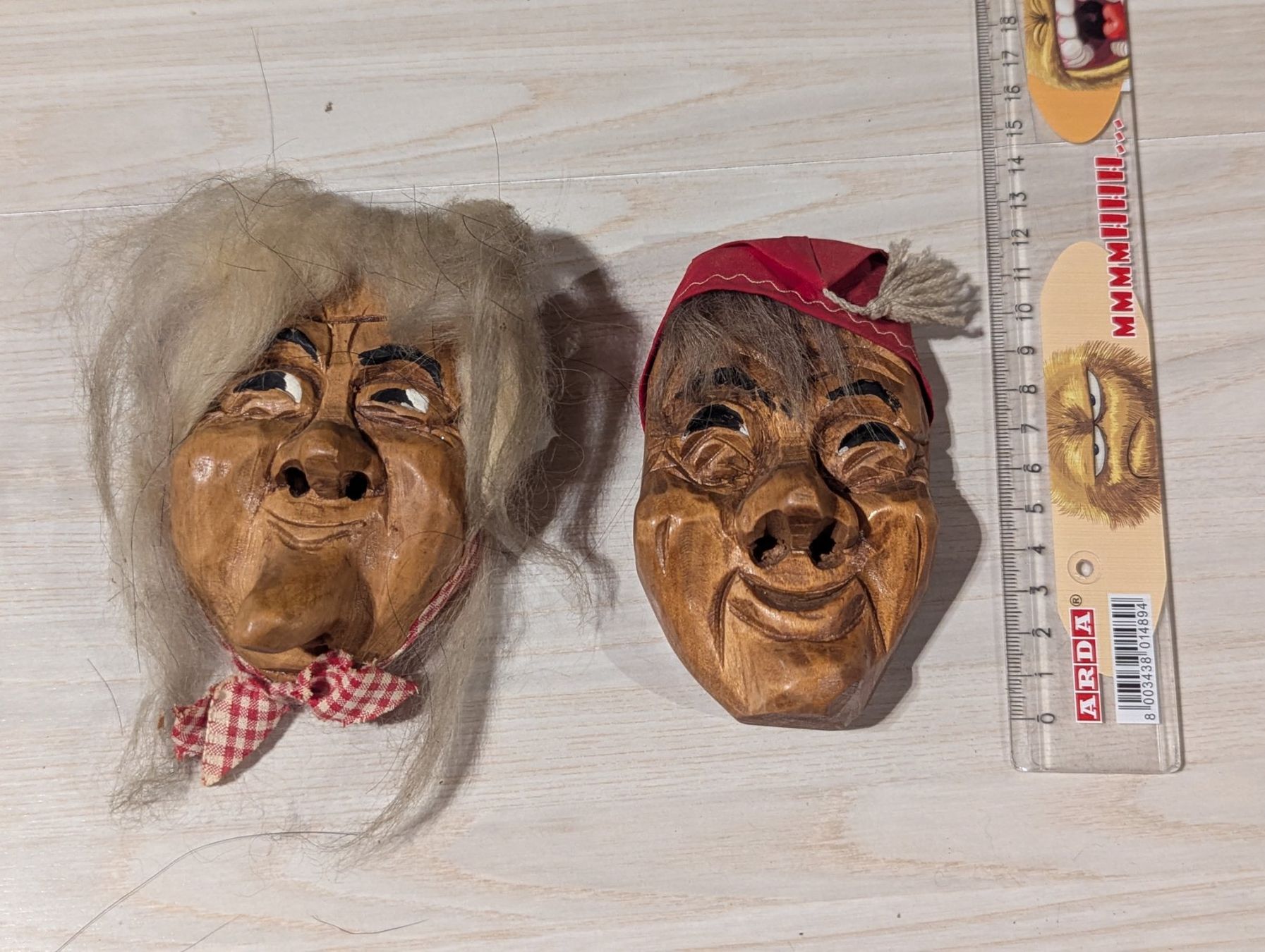 Maschere: Krienser Holz Maske Paar – Usato da Dierikon venduto da Jolie