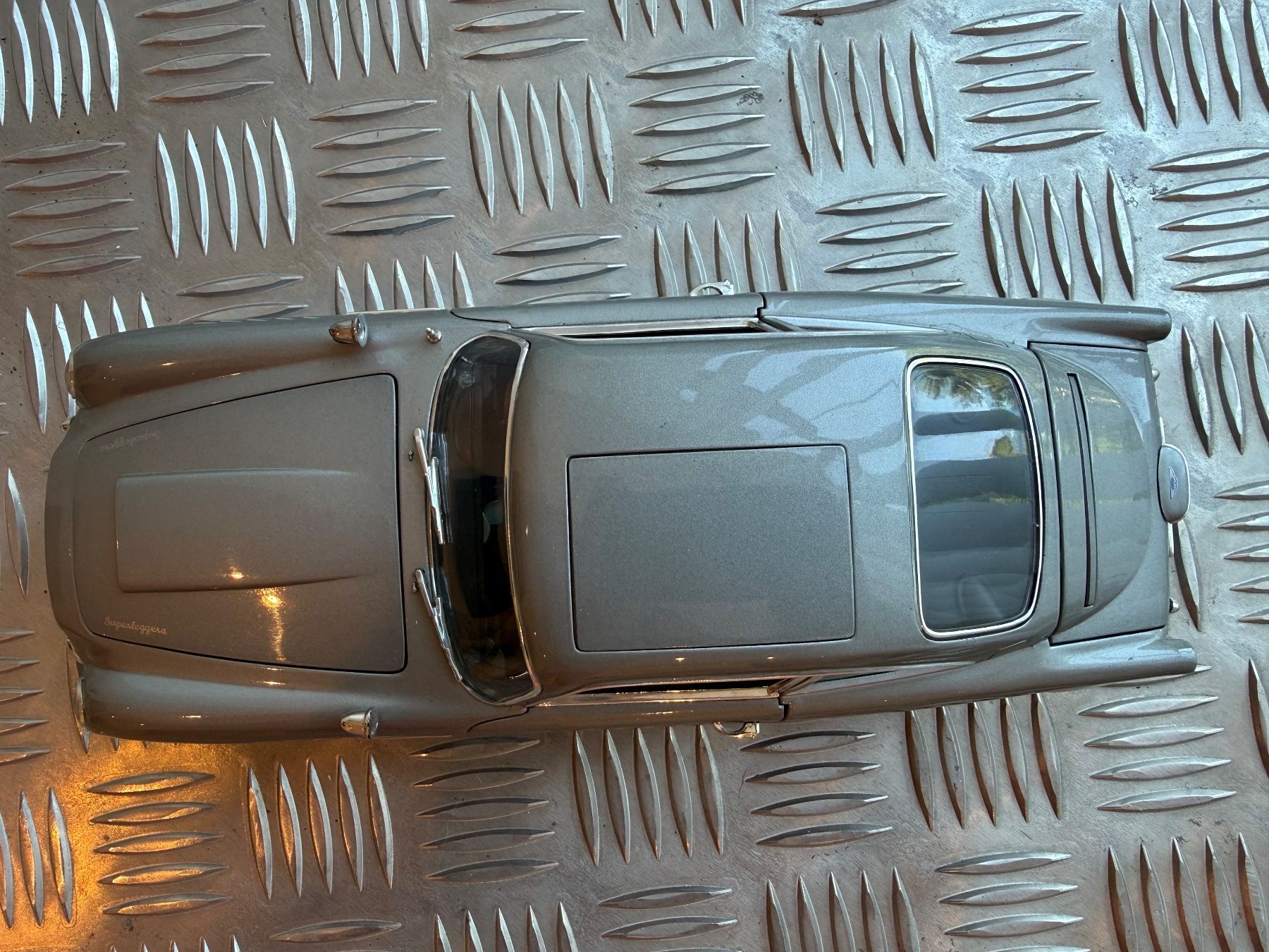 Aston Martin Modellini d'auto: Aston Martin DB5 - James Bond Goldfinger – Usato da Kilchberg ZH venduto da diamms 2