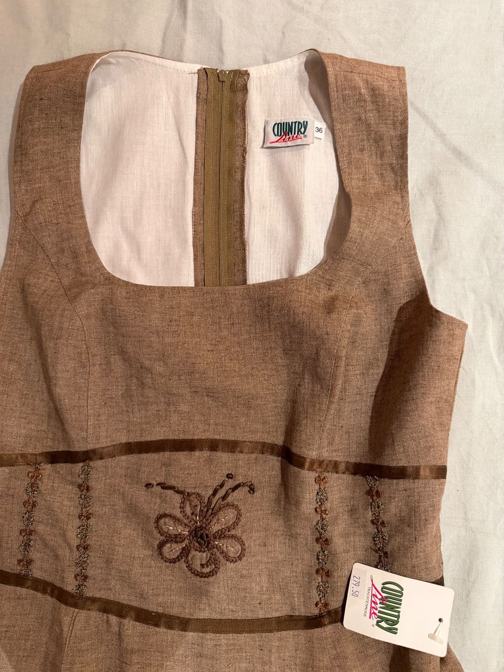Kleider: Leinenkleid – Neu (gemäss Beschreibung) aus Gsteig b. Gstaad von broncostrabsi