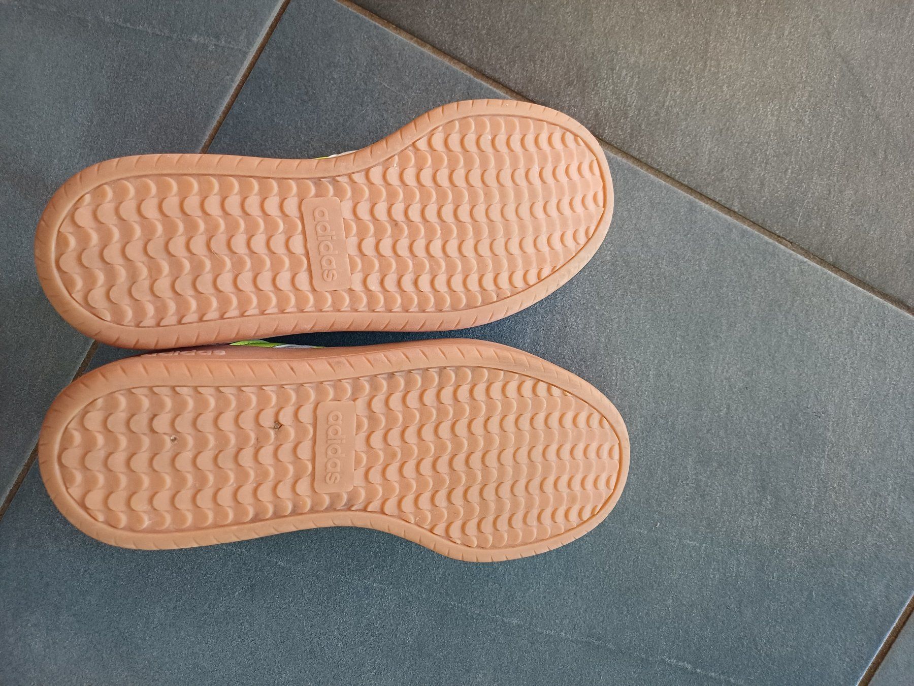 Adidas Chaussures femmes: DAMEN ADIDAS Barreda – D'occasion à Kloten par bec_y75f 2