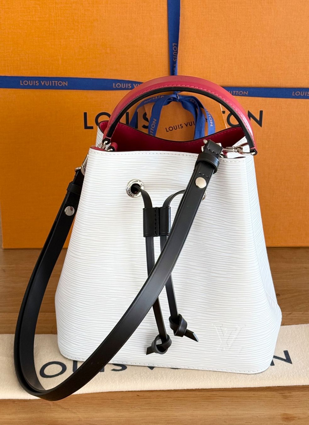 Louis Vuitton Borse da donna: Louis Vuitton NeoNoe BB – Usato da Reinach AG venduto da BisMad3 2