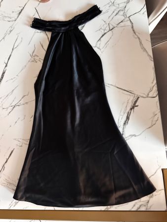 Revolve Kleid glänzend