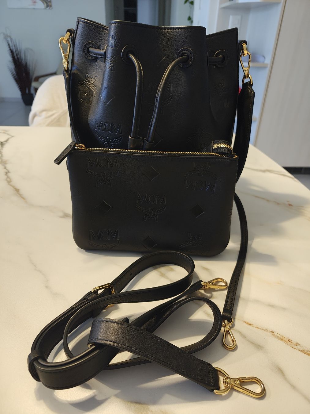 Mcm Borse da donna: MCM Beuteltasche schwarz mit Innentasche – Nuovo (secondo la descrizione) da Rütihof venduto da iva_2yts 2