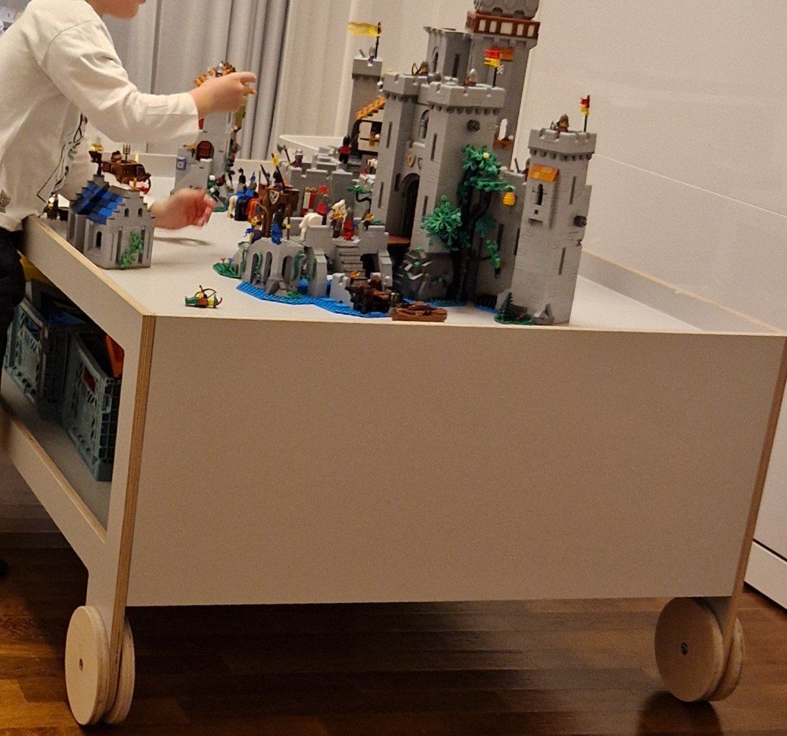 Tavoli: BrixTable Design Spieltisch mit Stauraum – Usato da Winterthur venduto da Riepl 1